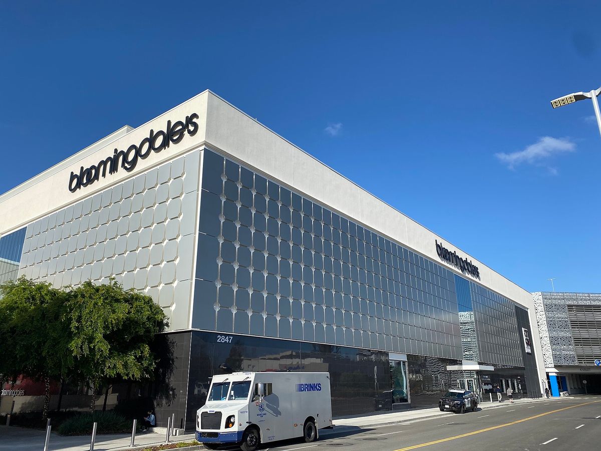 The Bloomingdale's building at Westfield Valley Fair under a blue sky